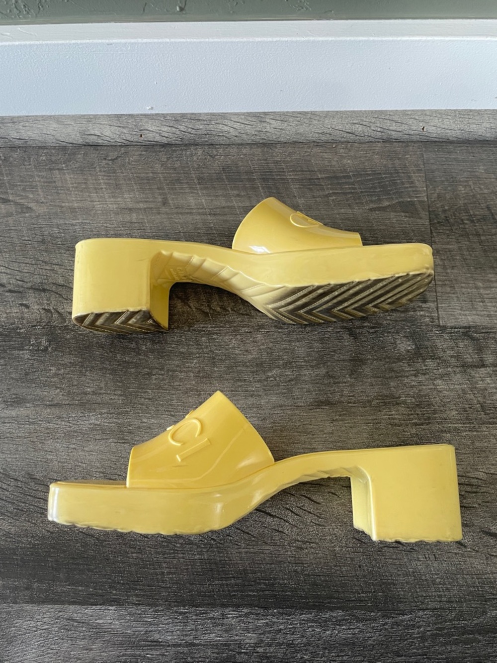Gucci Yellow Heeled Slide Mules 🐣 - Picture 11 of 16